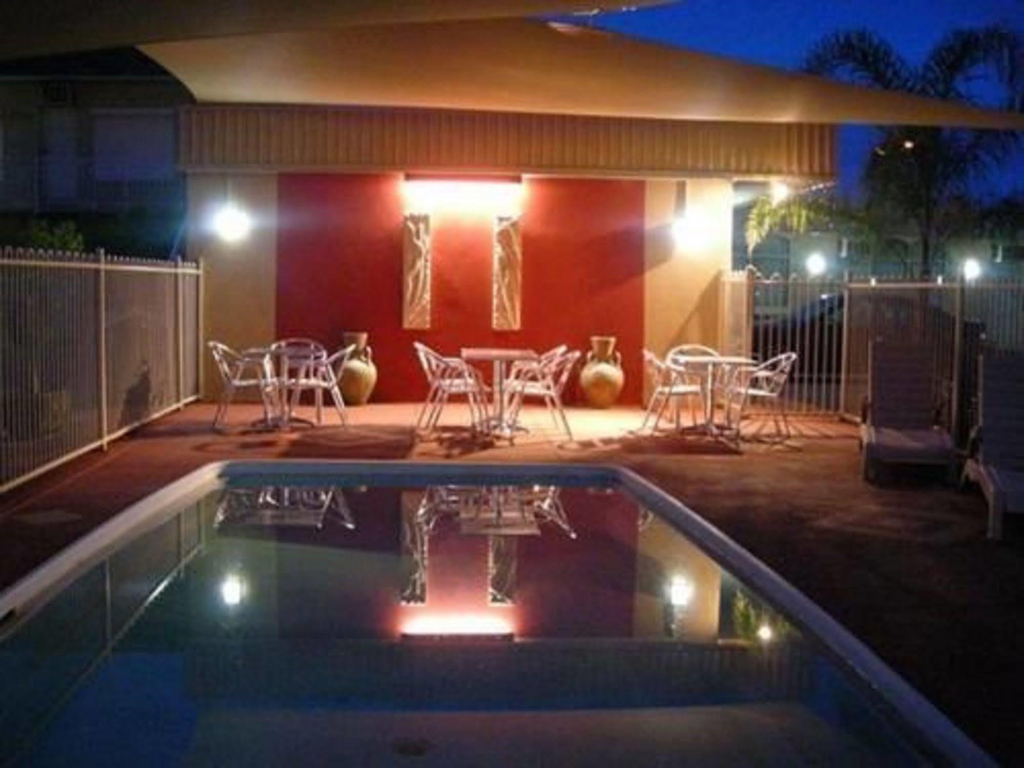 Desert Sand Motor Inn Broken Hill Dış mekan fotoğraf