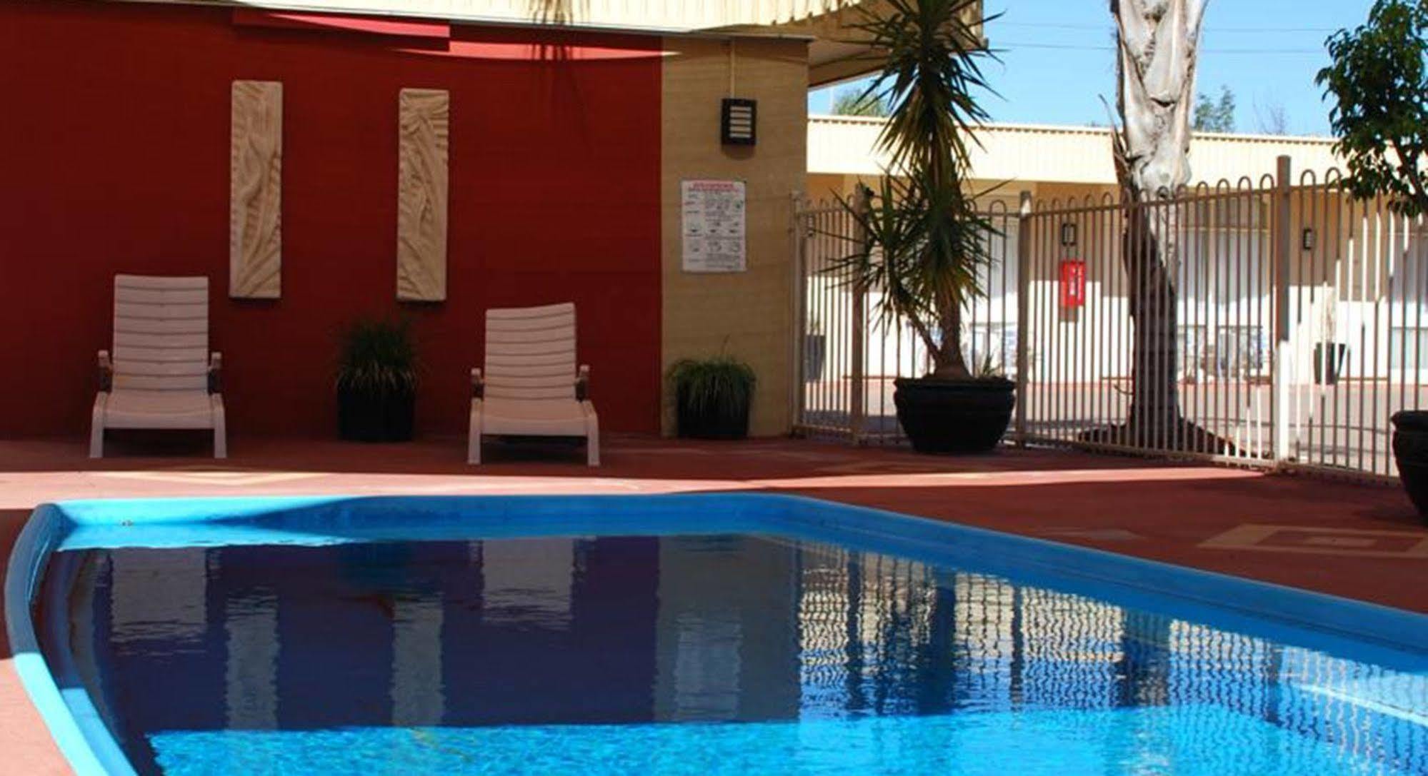 Desert Sand Motor Inn Broken Hill Dış mekan fotoğraf