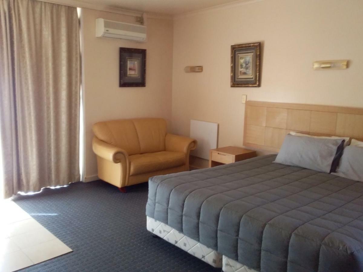 Desert Sand Motor Inn Broken Hill Dış mekan fotoğraf