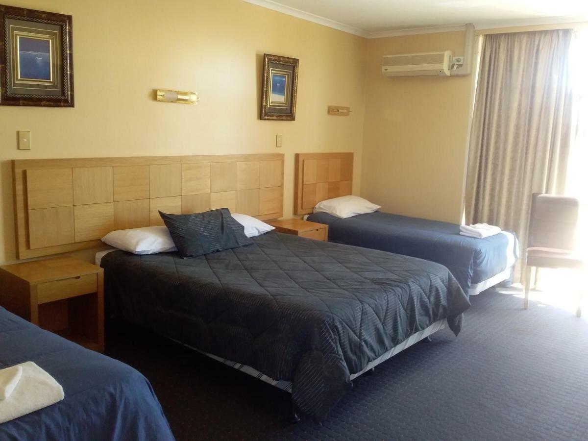 Desert Sand Motor Inn Broken Hill Dış mekan fotoğraf